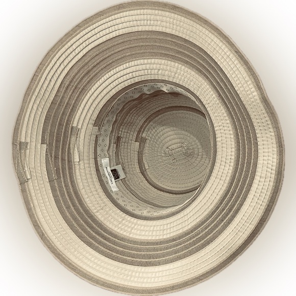 LN Liz Claiborne (One Size) Beige Wide Brim Sun Hat. - Picture 2 of 7